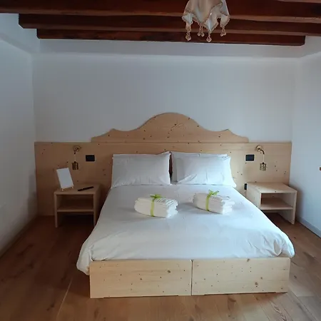 La Farie Bed & Breakfast Mediis