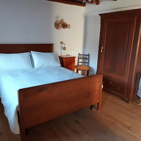 La Farie Bed & Breakfast *